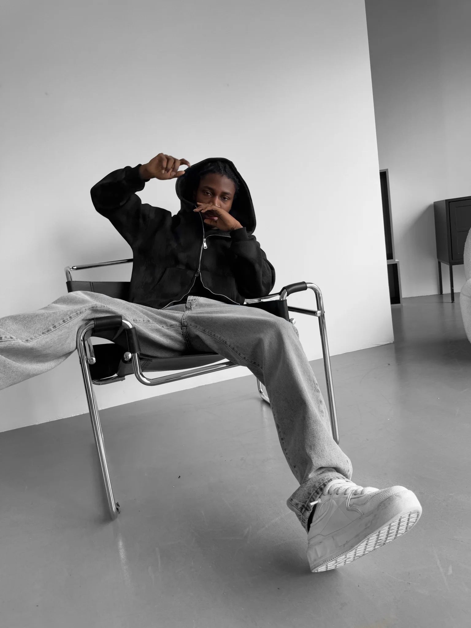 CHARCOAL FLOW ZIPPER